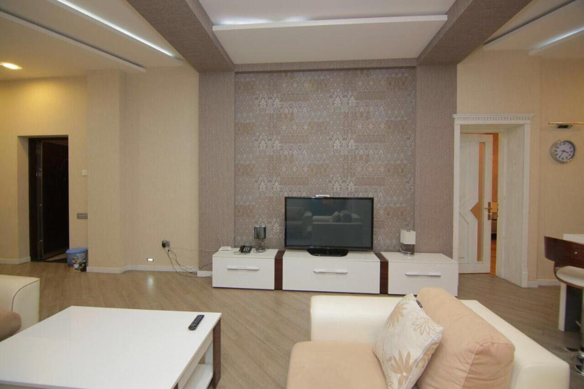 CENTR BAKU. 4 Bedrooms. - Housity