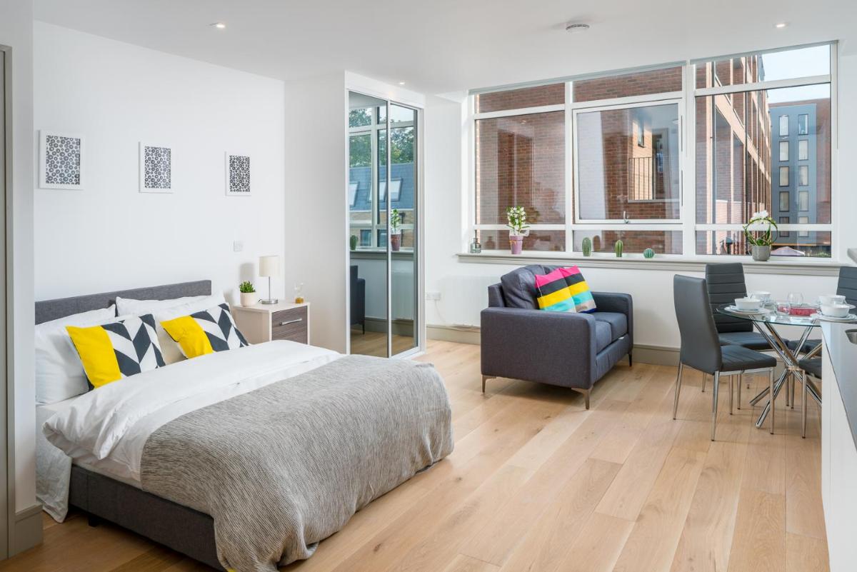 Modern London City Apartment - Victoria Line - Housity
