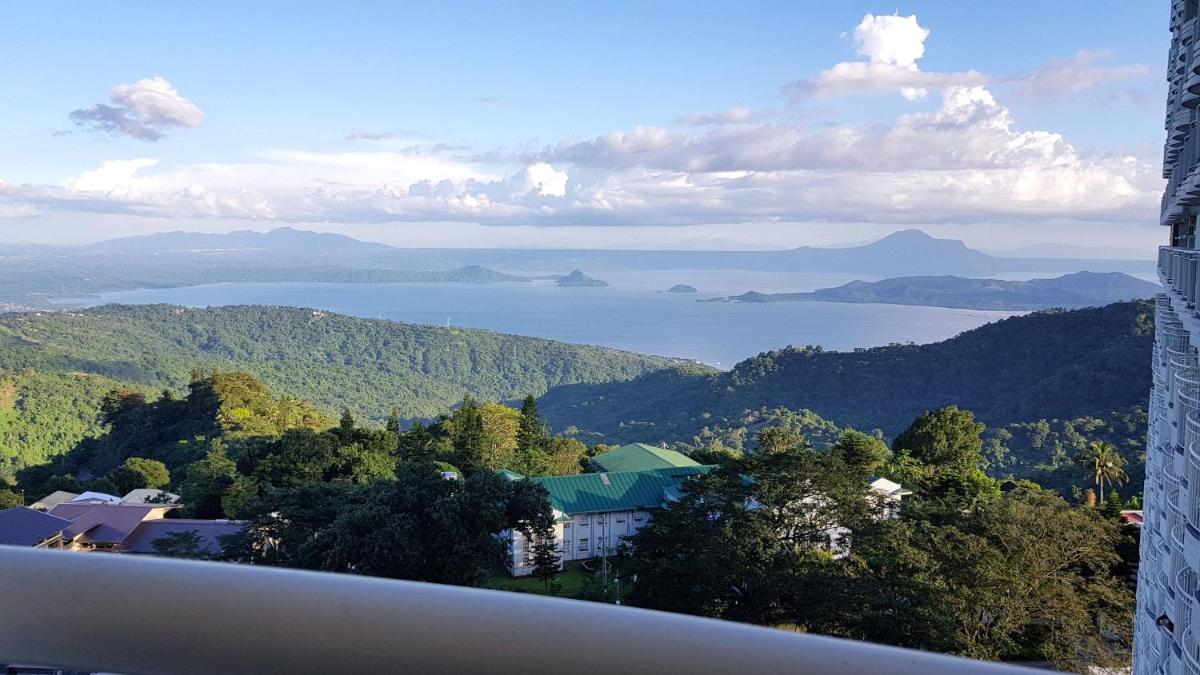 Tagaytay Staycation - Housity