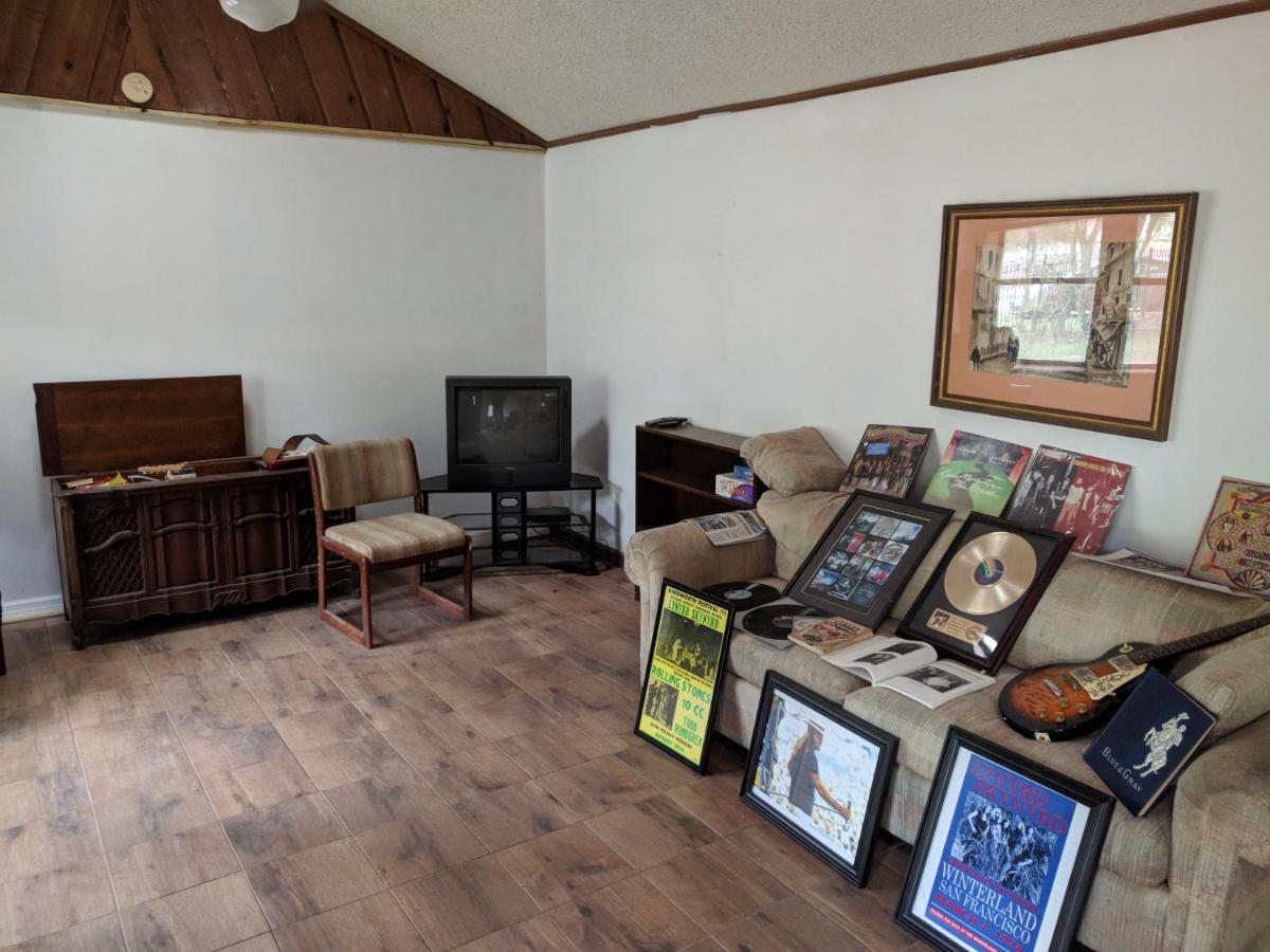 The Van Zant House - Housity