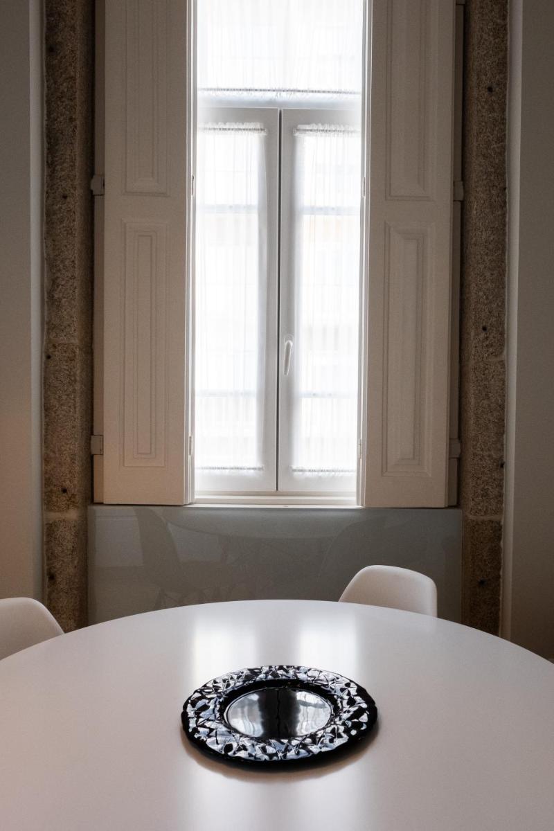 Sunday - Alda's Vintage Apartments with Free Parking - Housity