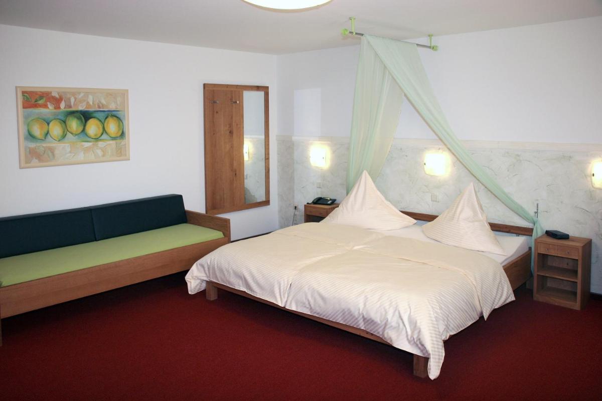 Hotel Flora - Housity