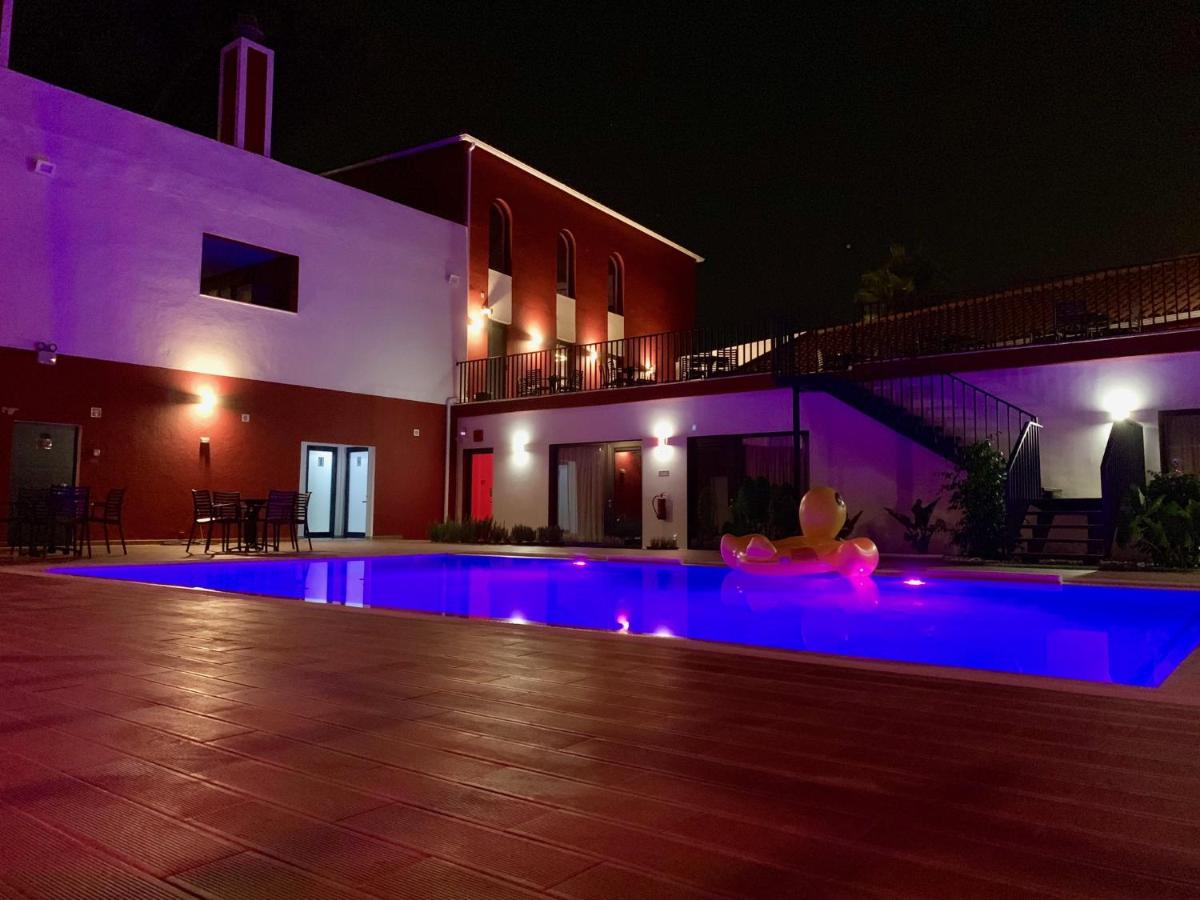 A piscina em ou perto de Villa 3 Caparica - Lisbon Gay Beach Resort