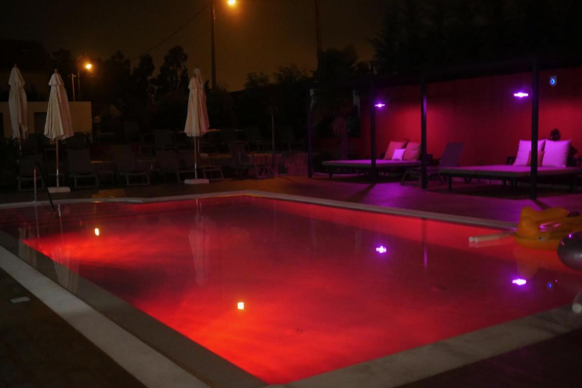 A piscina em ou perto de Villa 3 Caparica - Lisbon Gay Beach Resort