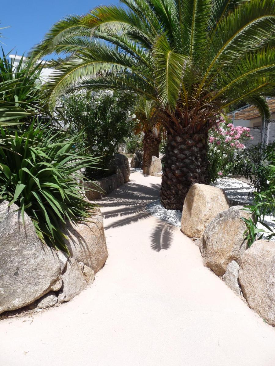 Jardin de l'établissement Golfe Hôtel & Spa Porto-Vecchio
