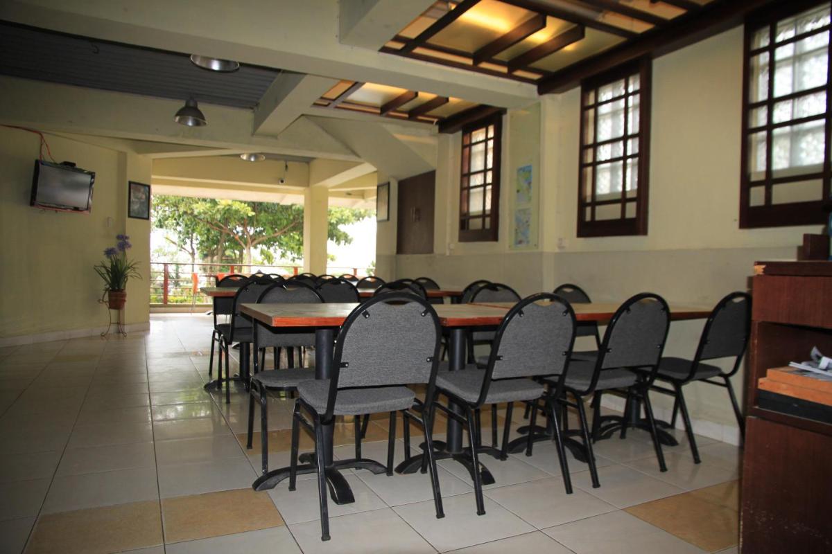 Pandu Lakeside Hotel Parapat - Hizvo