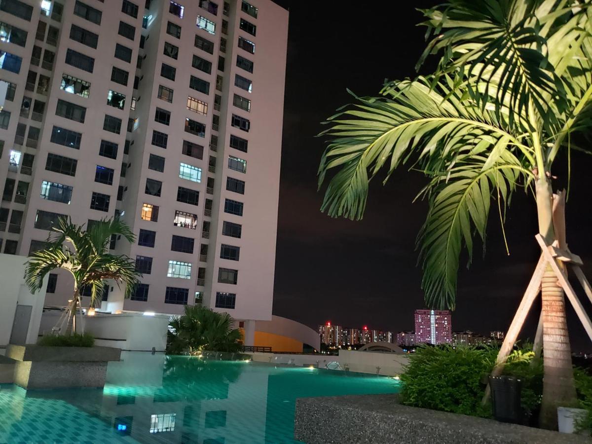 Suitetrails - Johor Bahru City 3rooms Luxury Condo by 365 Days Holiday Asia Travel & Tours