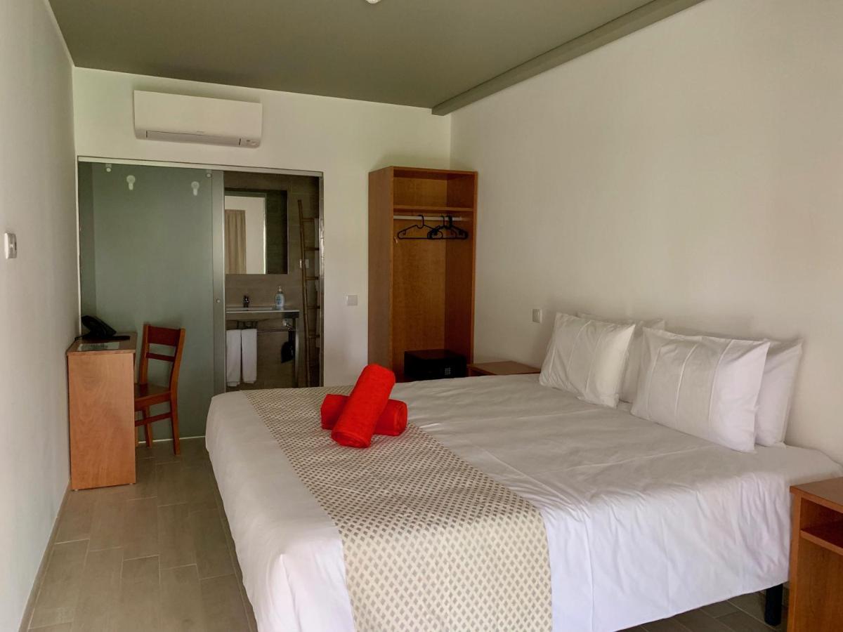 Uma cama ou camas num quarto em Villa 3 Caparica - Lisbon Gay Beach Resort