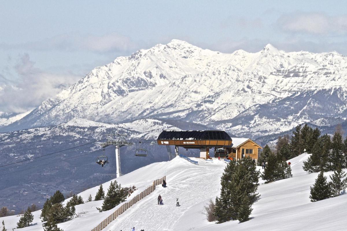 L'établissement Hôtel Espace Montclar en hiver