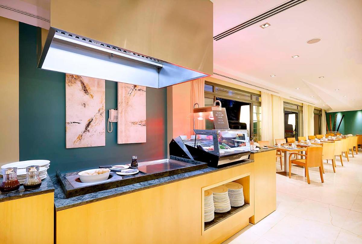 Una cocina o zona de cocina en Exe Estepona Thalasso & Spa- Adults Only