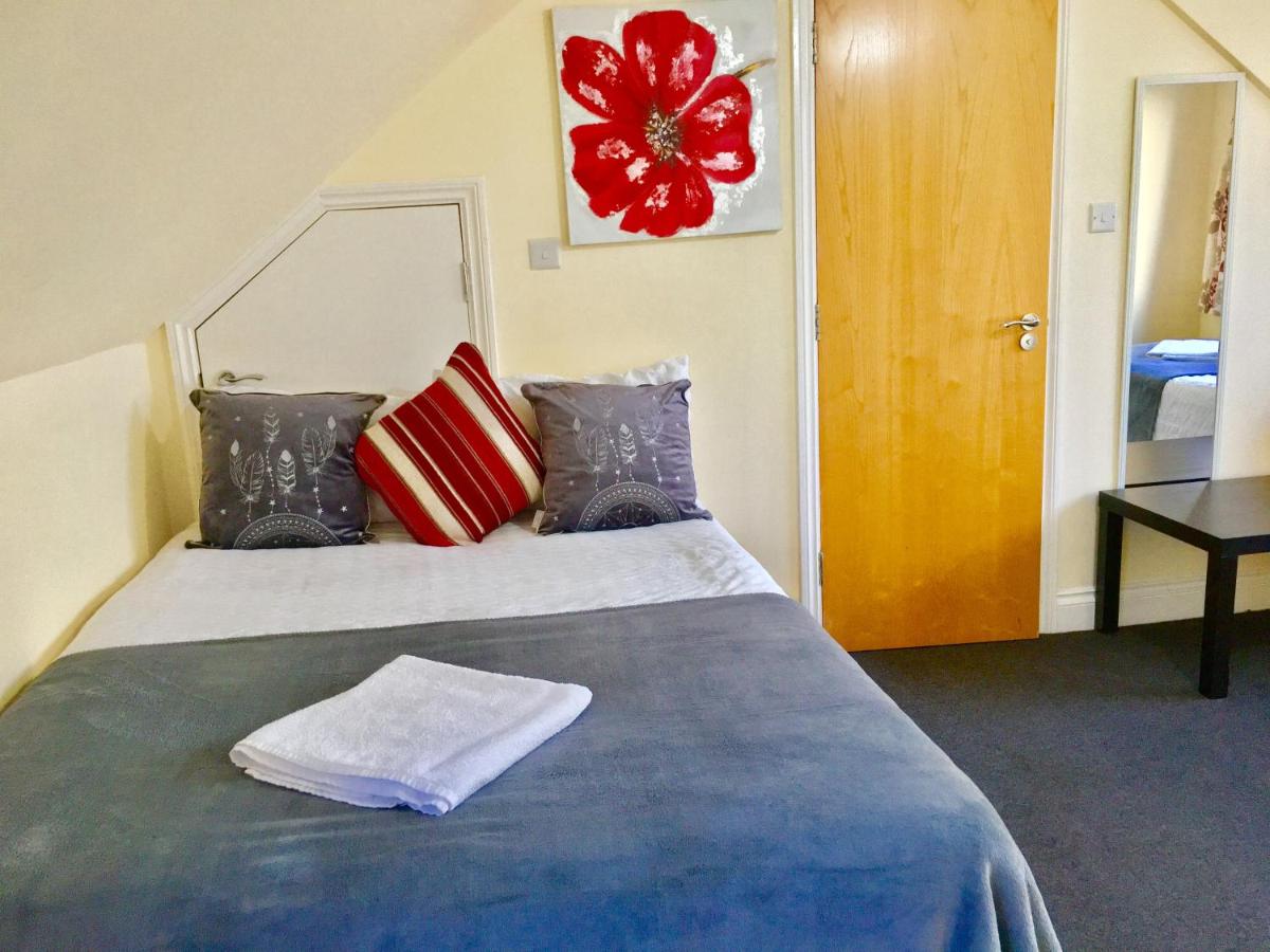 London Deluxe Loft  with Shower - Housity