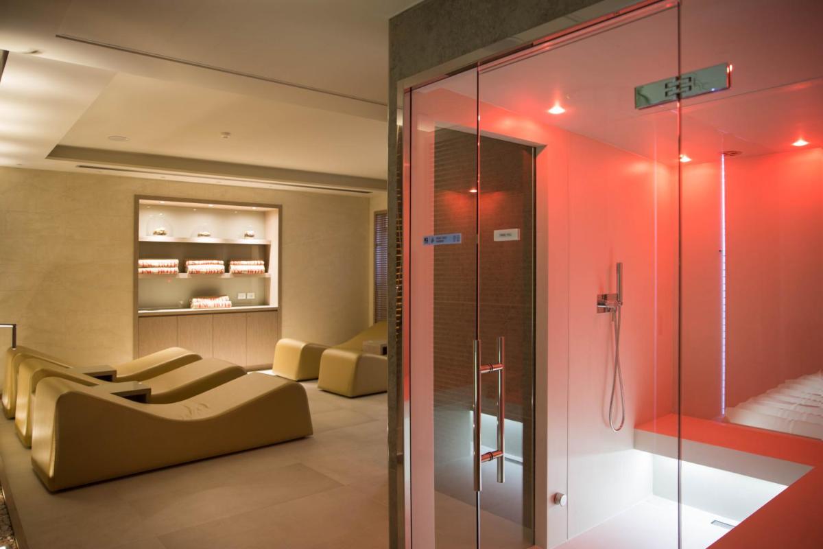 Grande Albergo Roma - Housity