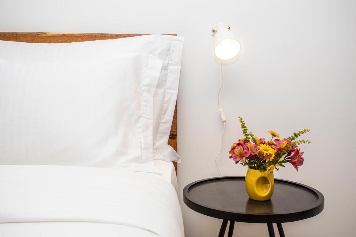 Uma cama ou camas num quarto em You and the sea
