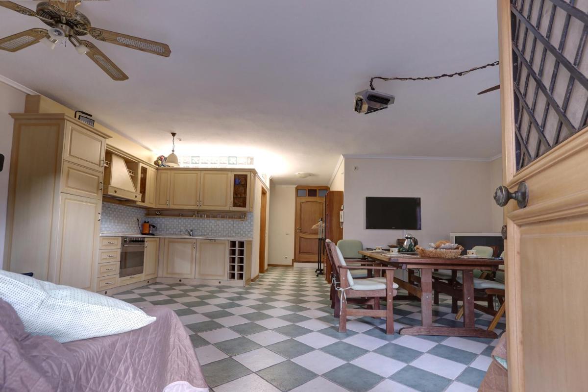 Aslanis-Souroti Garden FAMILY Suite - Housity