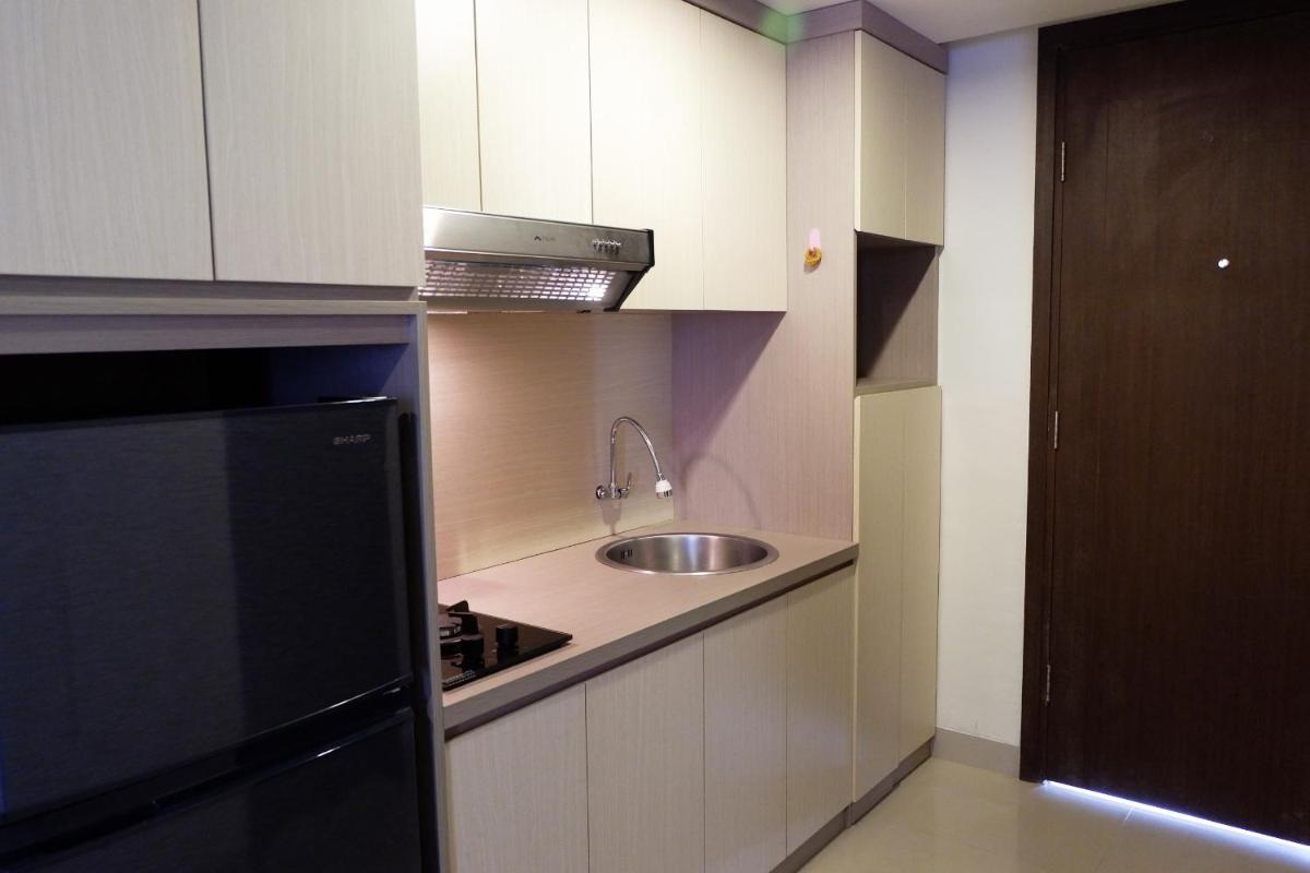 Best Price Studio Apartment The H Residence near MT Haryono By Travelio - Housity