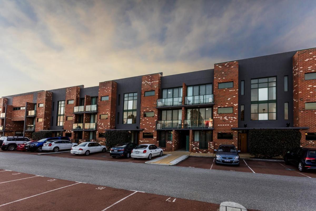 Perth Ascot Central Apartment Hotel Official - Housity