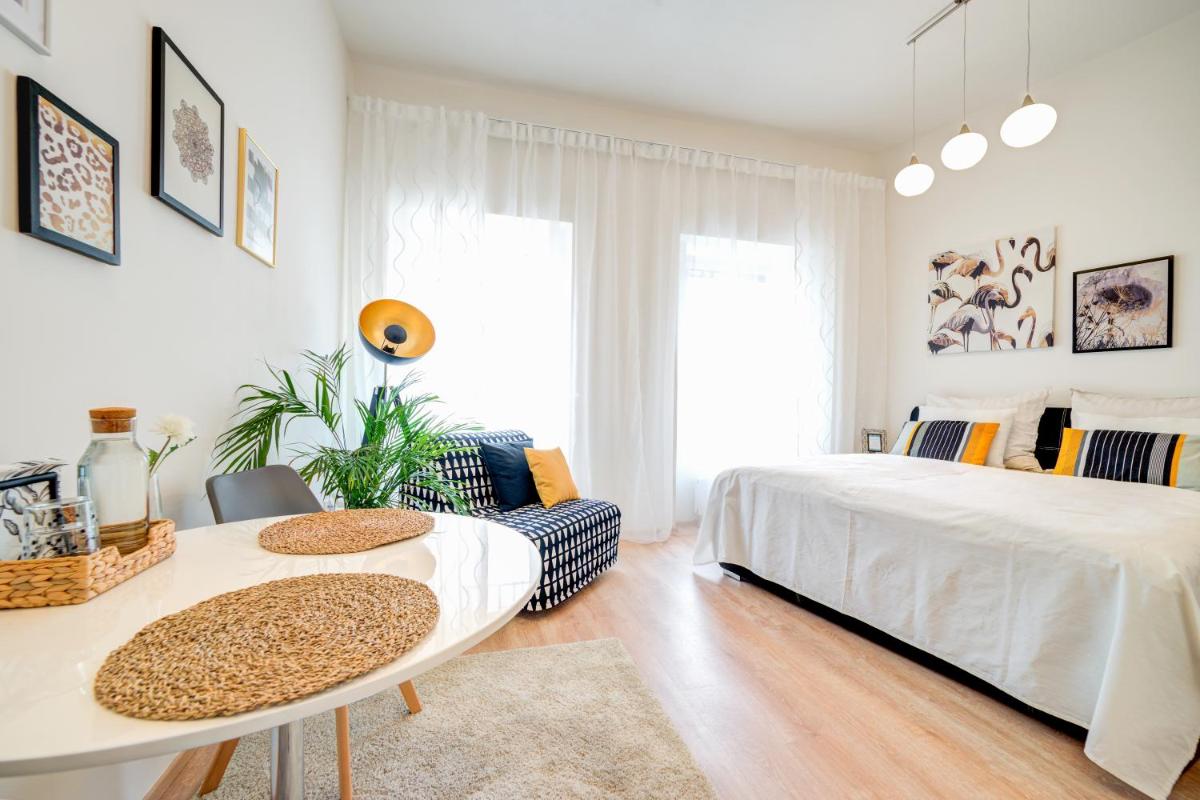 RoomCity Awakeon Apartments - Housity