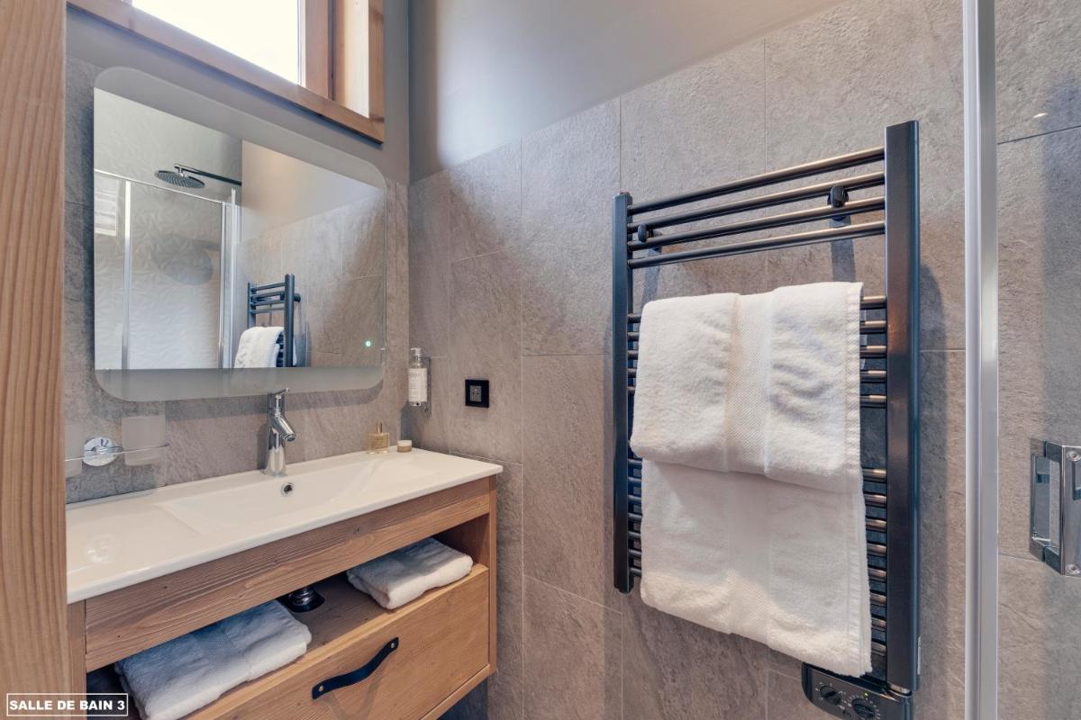 Salle de bains dans l'établissement Hôtel Avancher