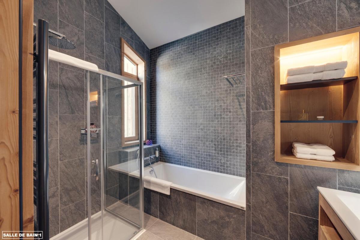 Salle de bains dans l'établissement Hôtel Avancher