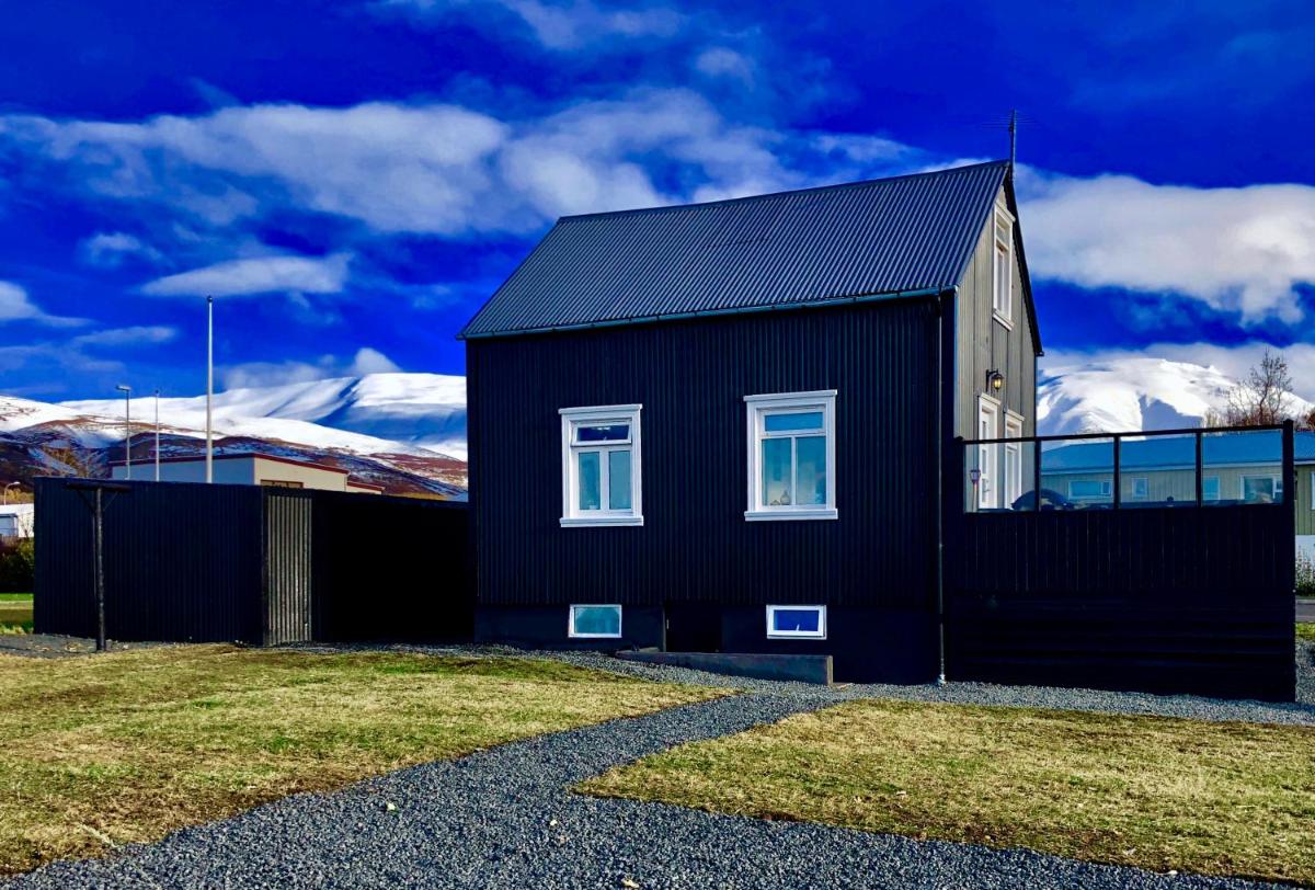 Vellir Grenivík Home with a View - Housity