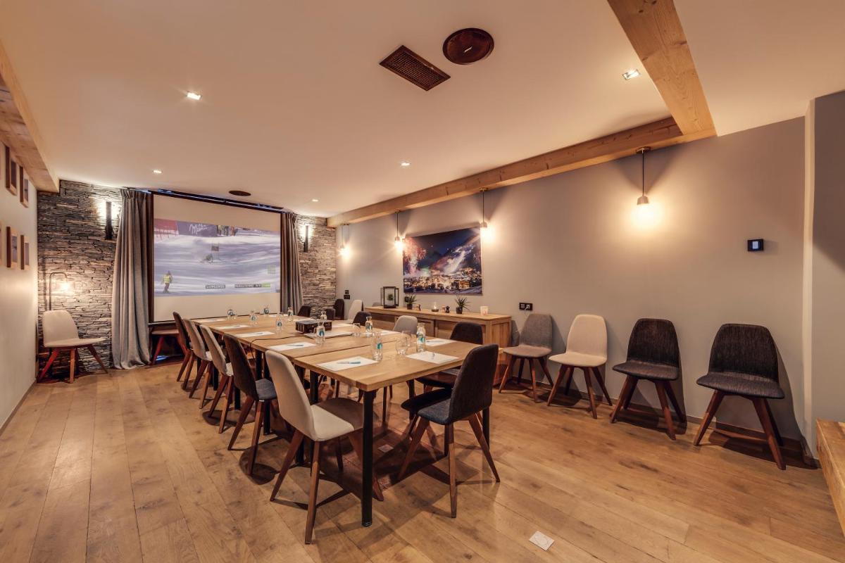 Restaurant ou autre lieu de restauration dans l'établissement Hôtel Avancher