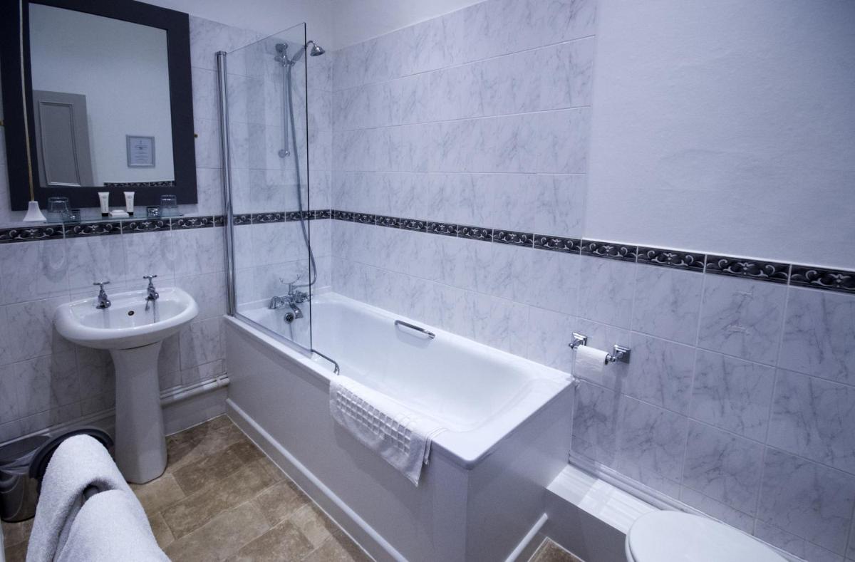 The White Hart Inn - Housity