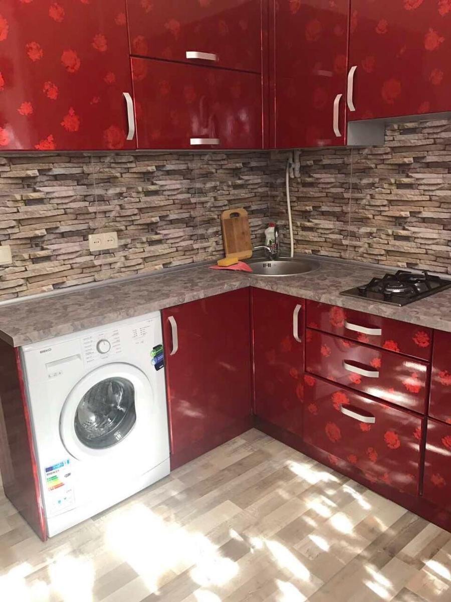 Red Apartment 2019 Very Centre - Housity