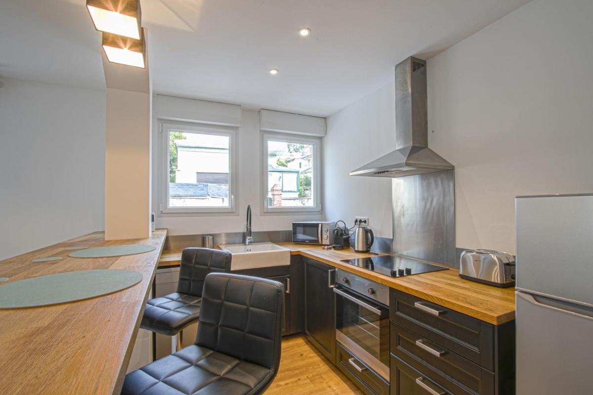 DOUCES NUITS CAENNAISES - Parking Privé inclus, centre ville - Housity