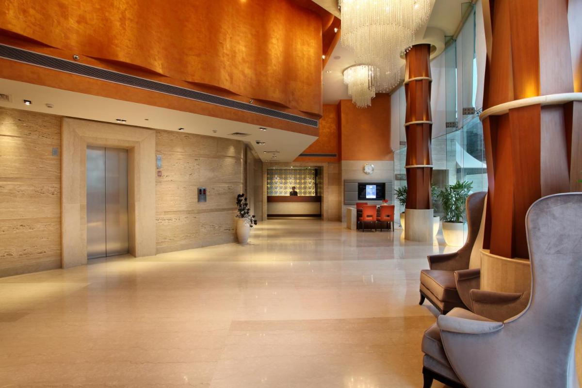 Mahagun Sarovar Portico Suites - Housity