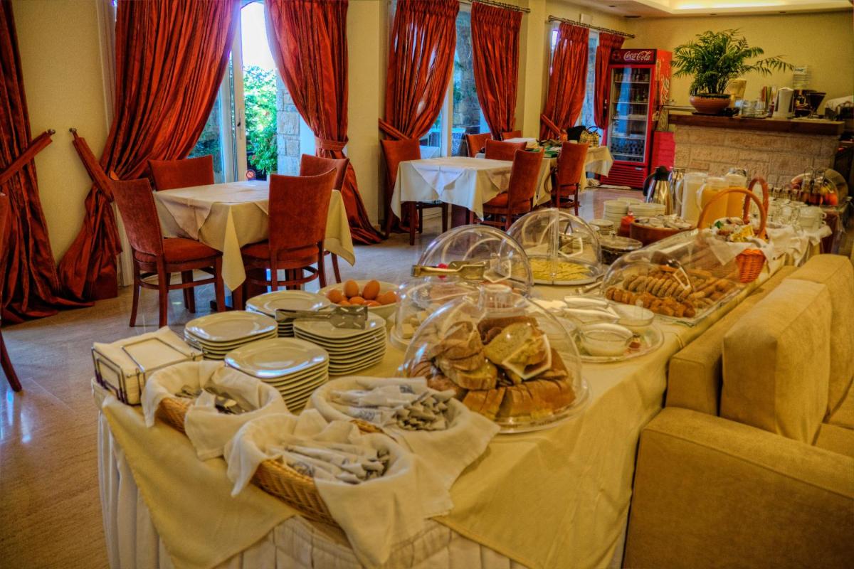 Archipelagos Hotel - Housity