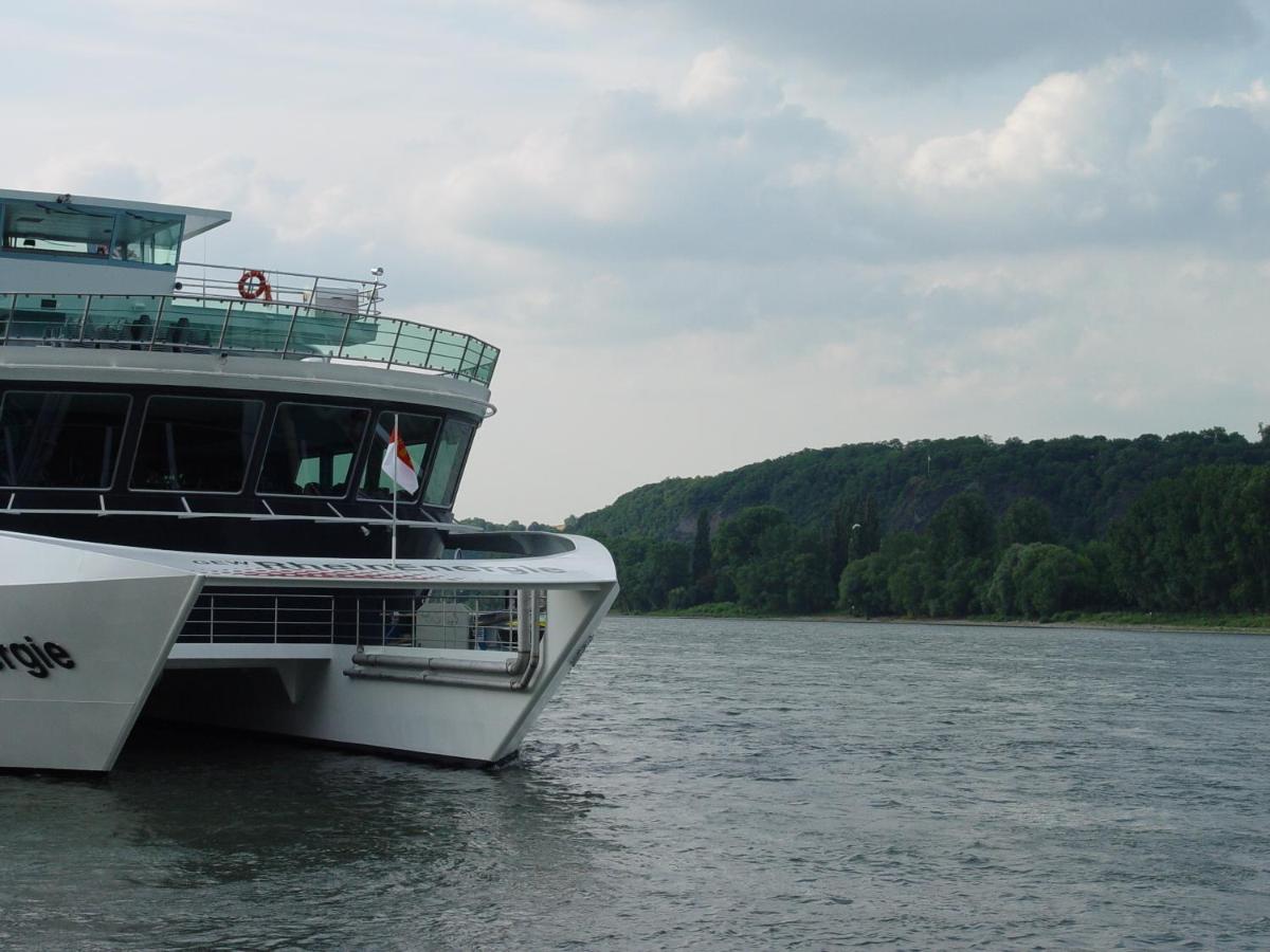 Hotel Vater Rhein - Housity