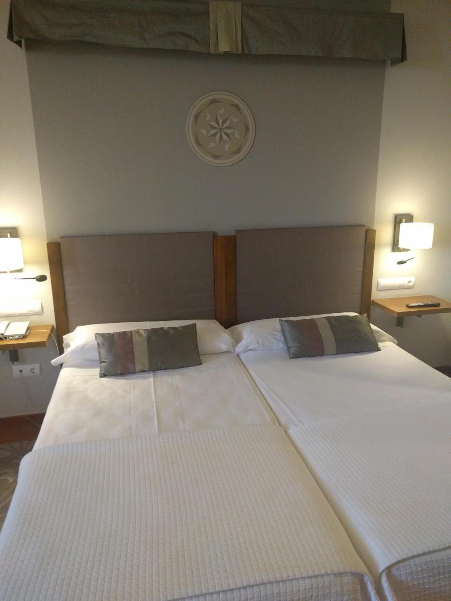 Cama o camas de una habitación en Parador de Lorca