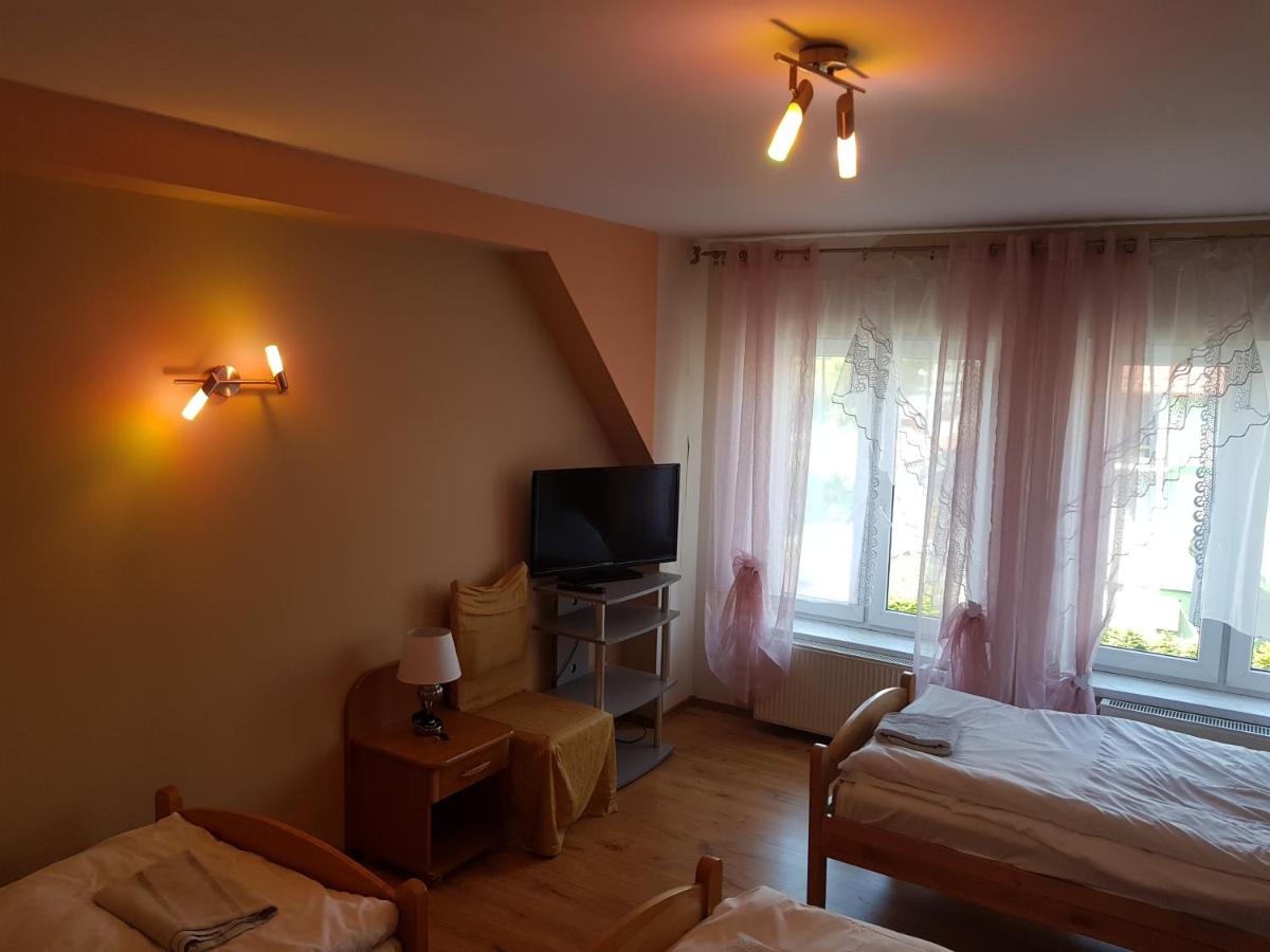 HOTEL "ZAUŁEK" Spółka Cywilna Zbigniew Świderski, Elżbieta Świderska - Hizvo