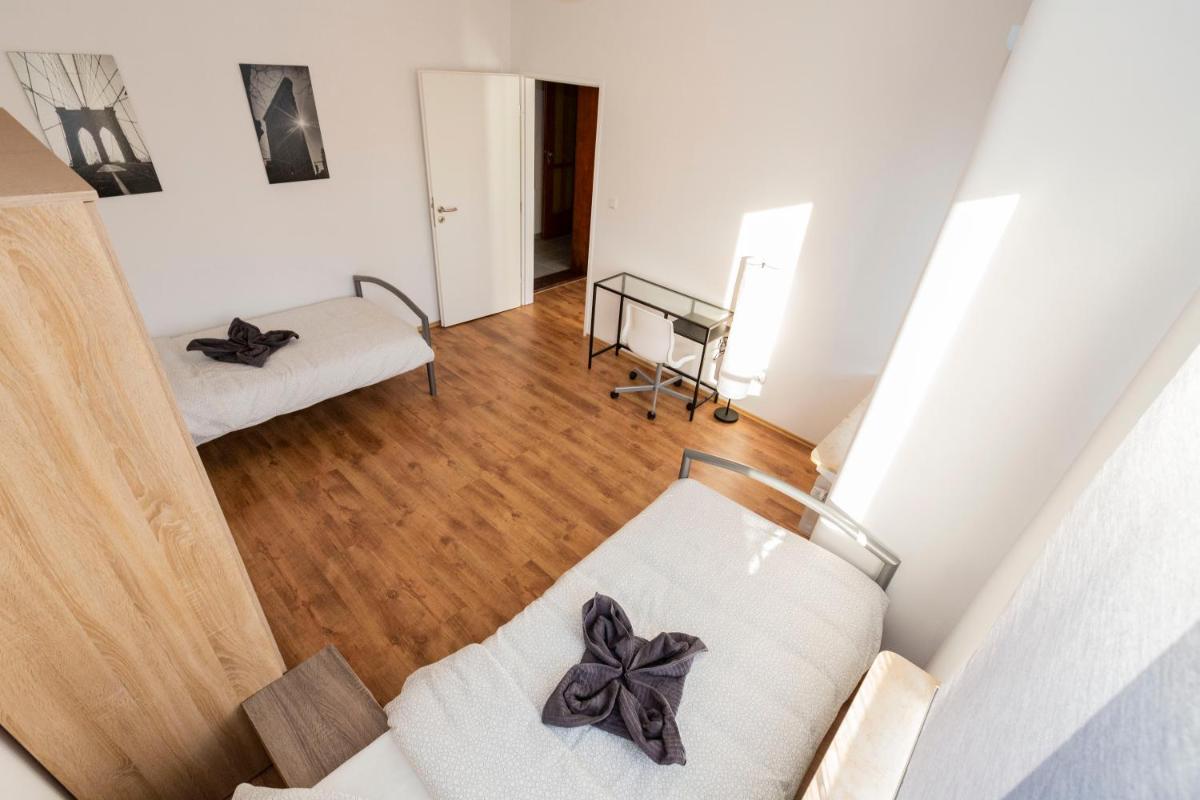 AVR Apartment HOF 7 - Housity