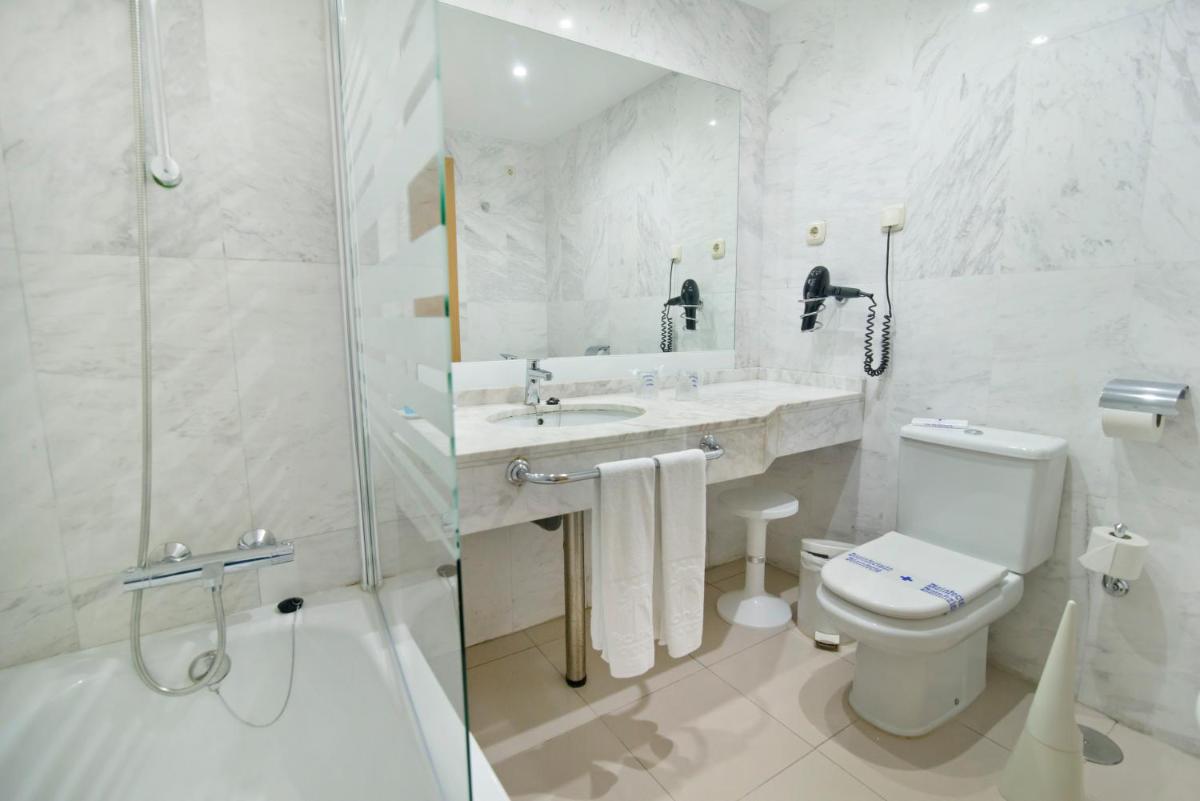 Un baño de Bahía Tropical