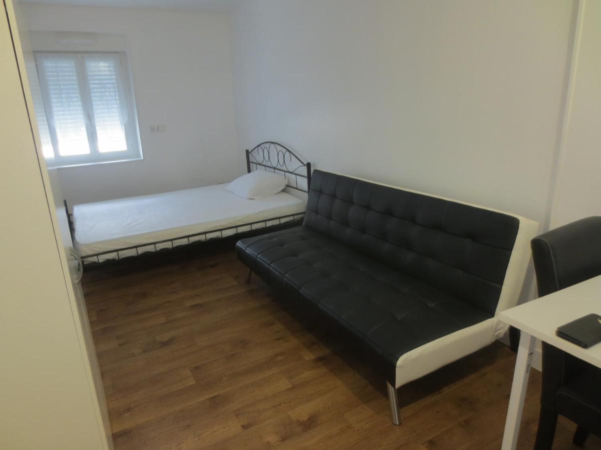 Appartements et studios meublés au centre ville d'Ouzouer Sur Loire - Housity