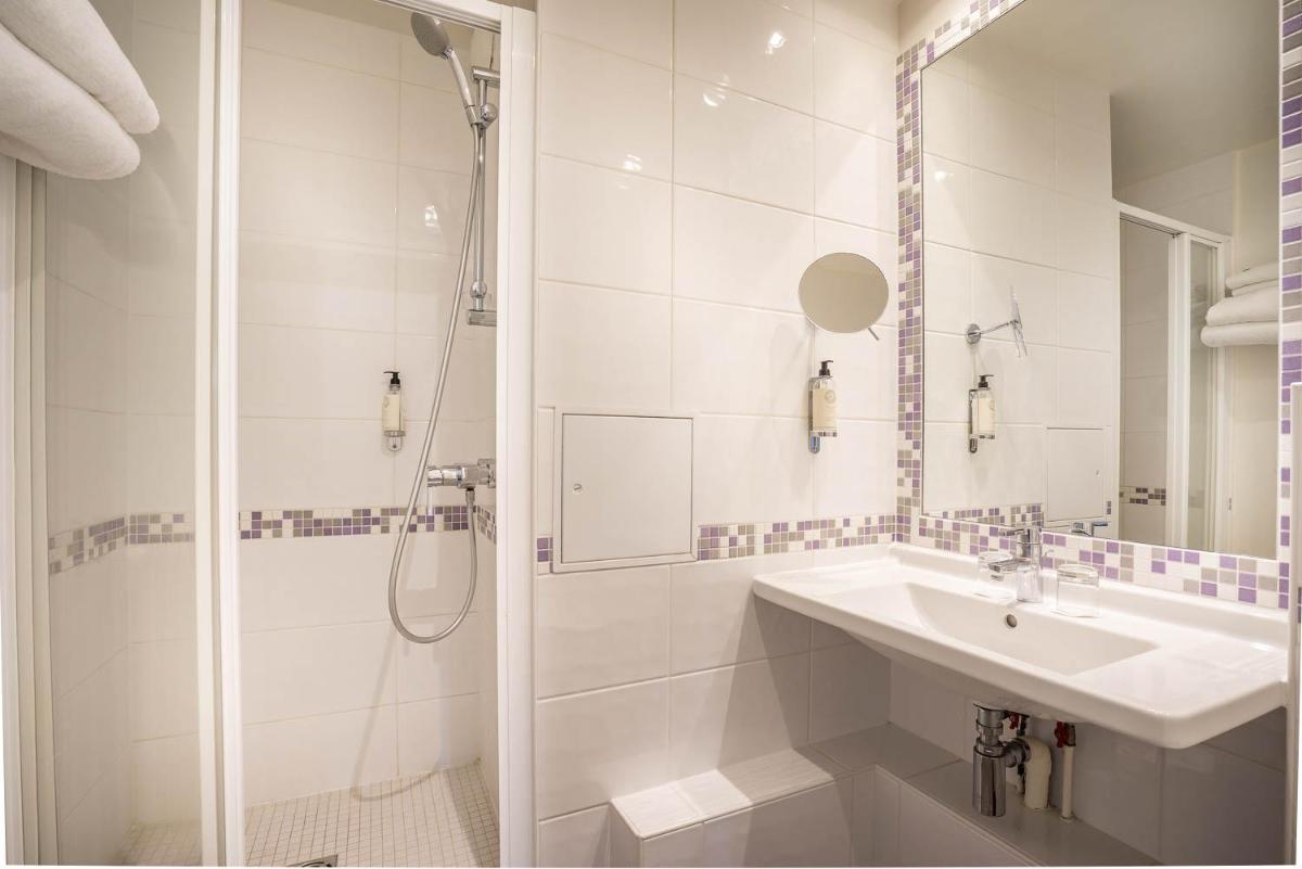 Salle de bains dans l'établissement Best Western Plus Hostellerie Du Vallon