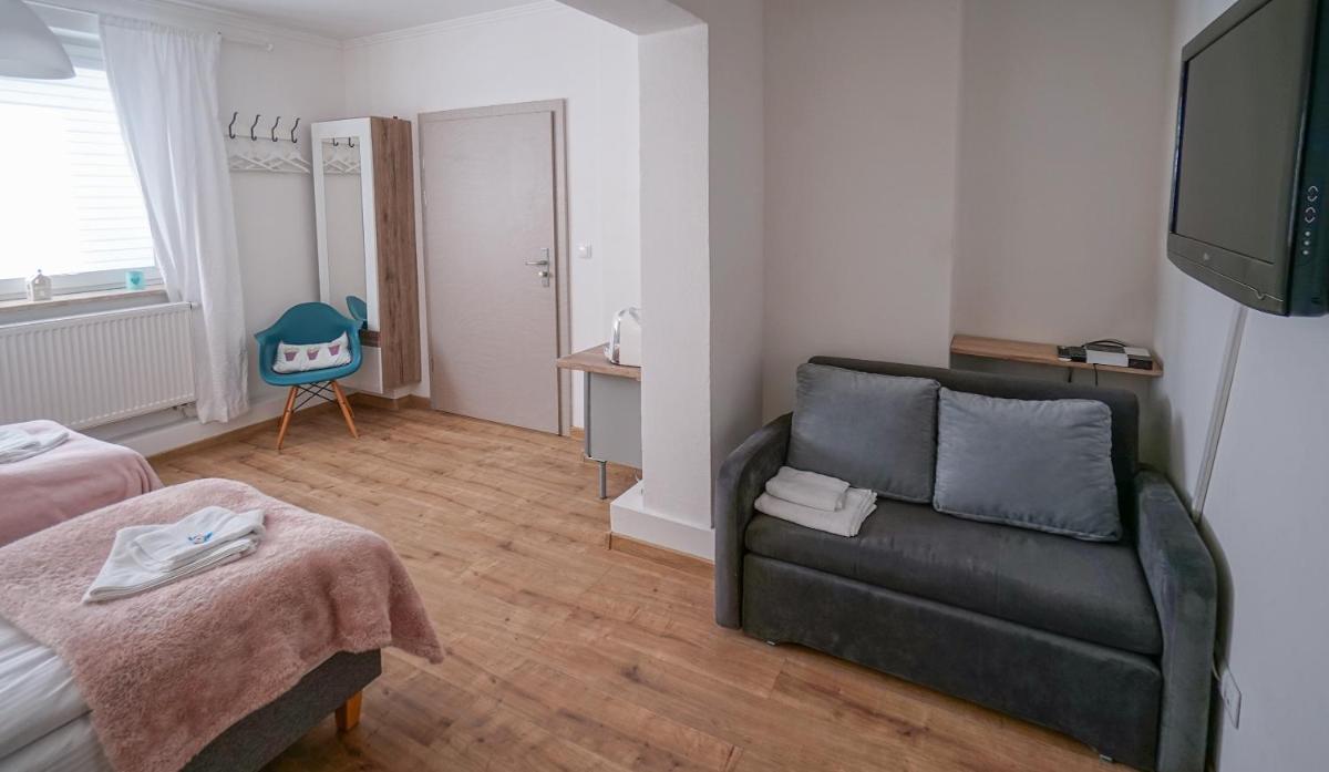 Happy Day Apartments - Housity