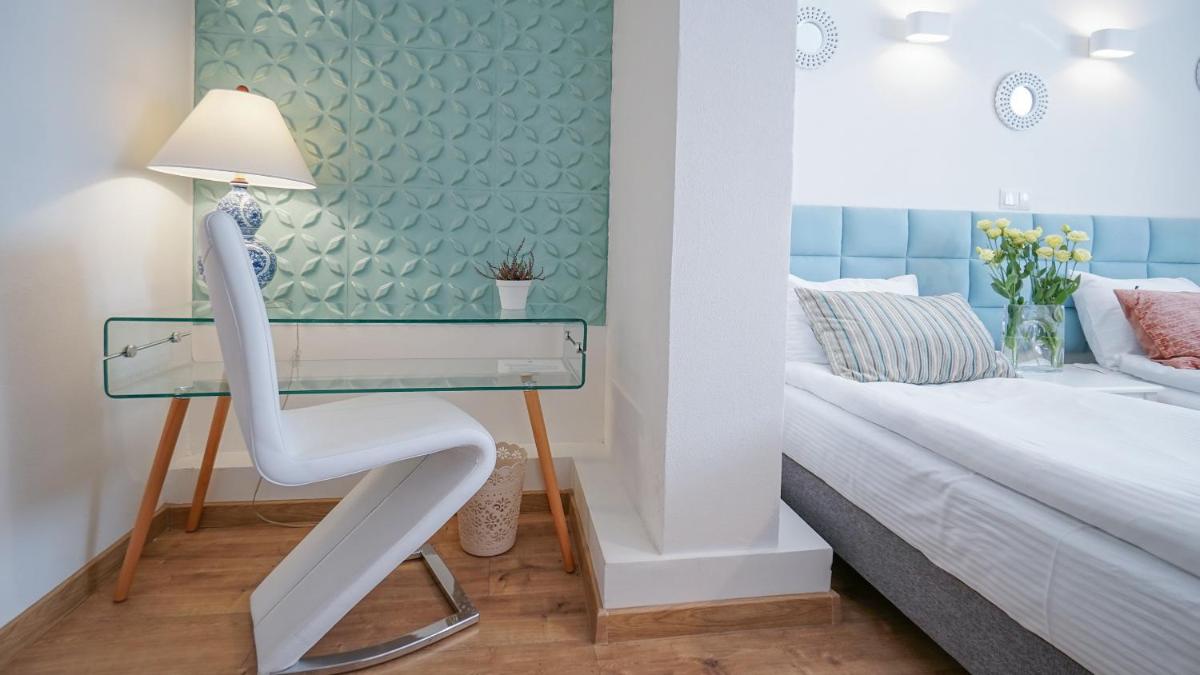 Happy Day Apartments - Housity