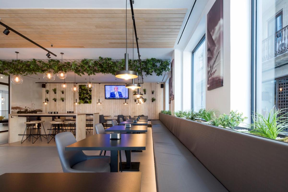 Hotel Airiños 3* - Housity