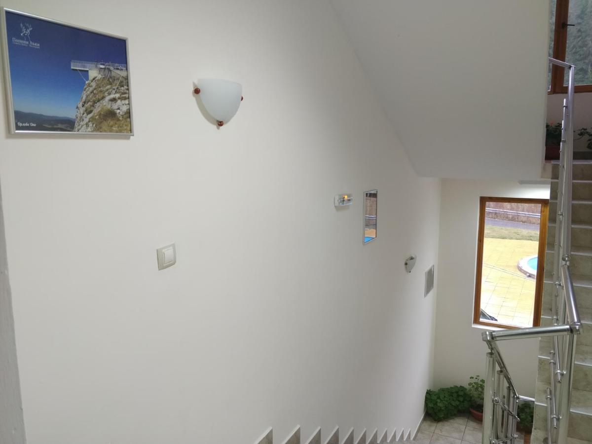 Hotel Restaurant Popini Laki - Housity