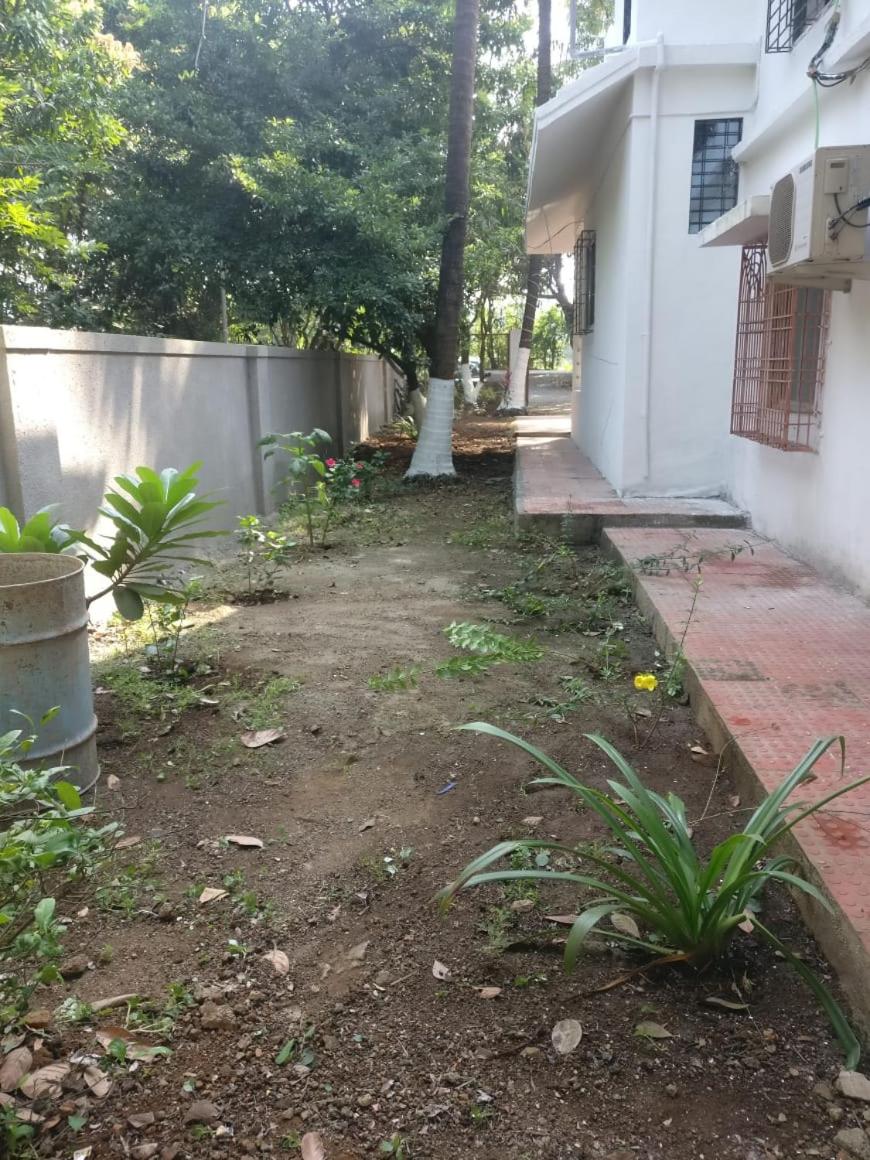 Krushna Kunj Holiday Home - Housity