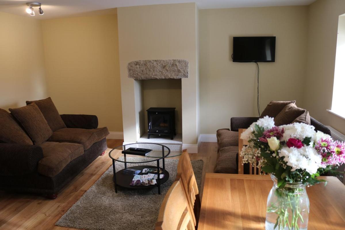 Hollywood House - Housity