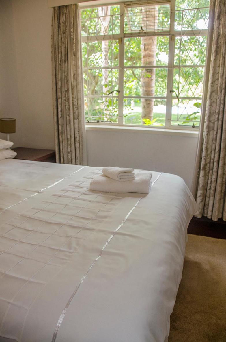 Hillside Manor - Housity