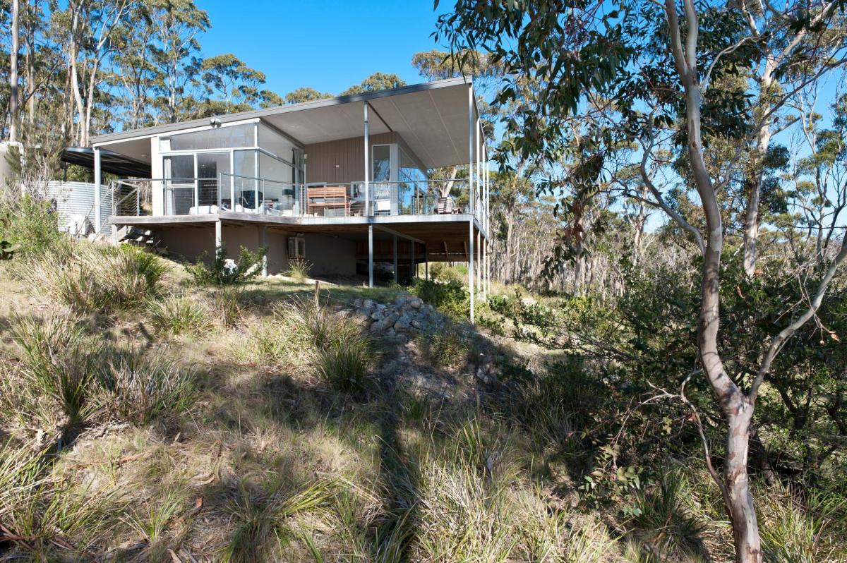 Baragoola Retreat - Luxury Waterfront Property - Housity