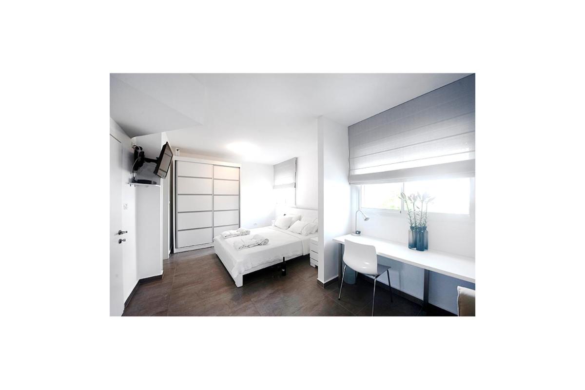 Boutique Apartment "Facing the Sea" - Housity
