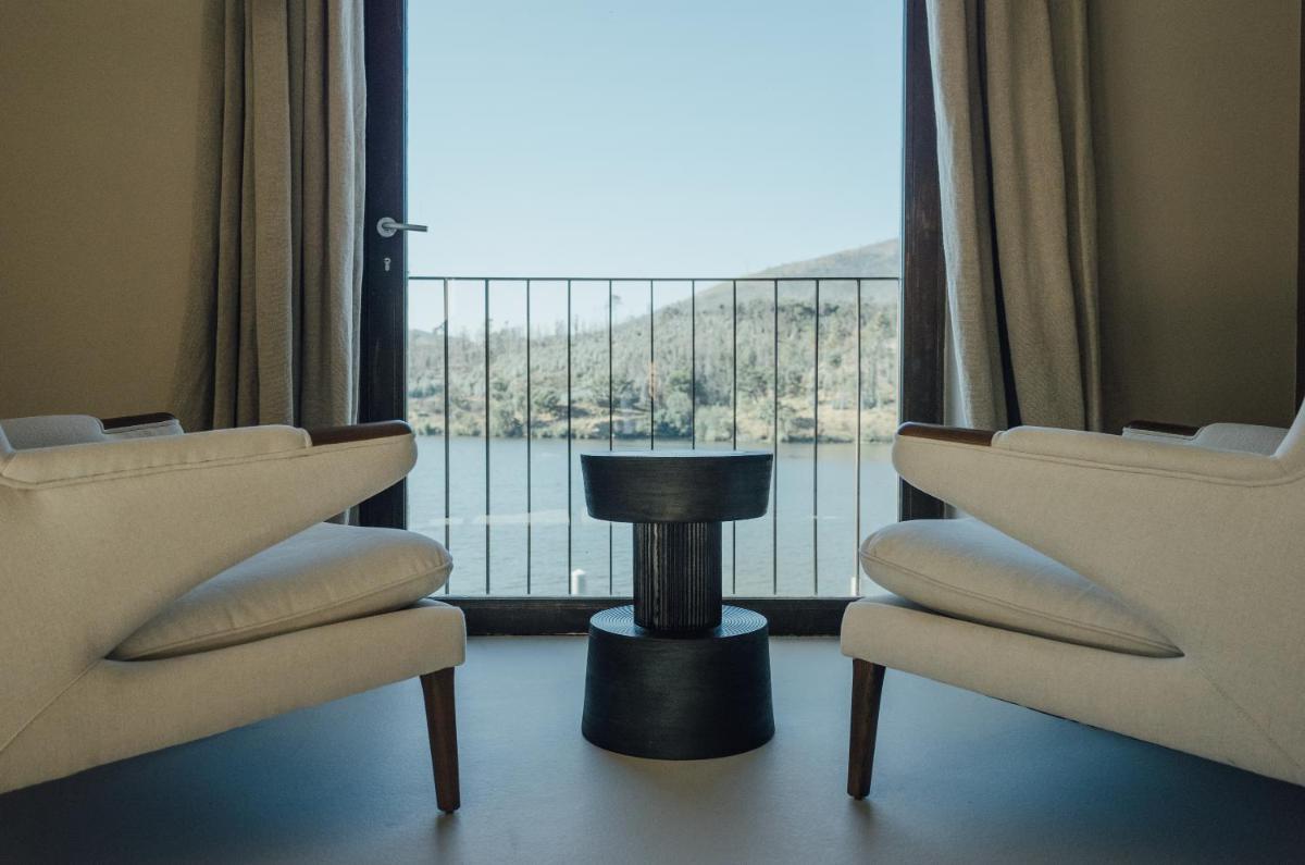 Uma área de estar em Octant Douro