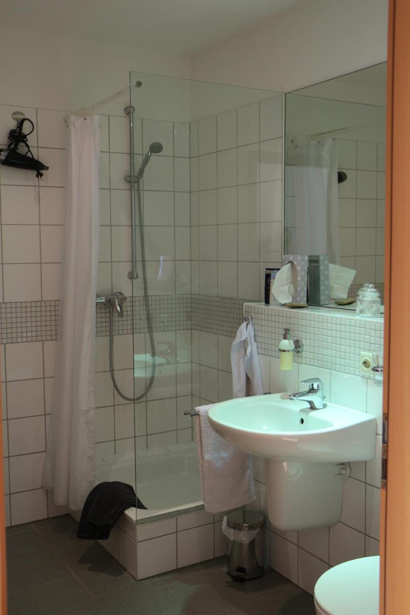 Weeze - Housity