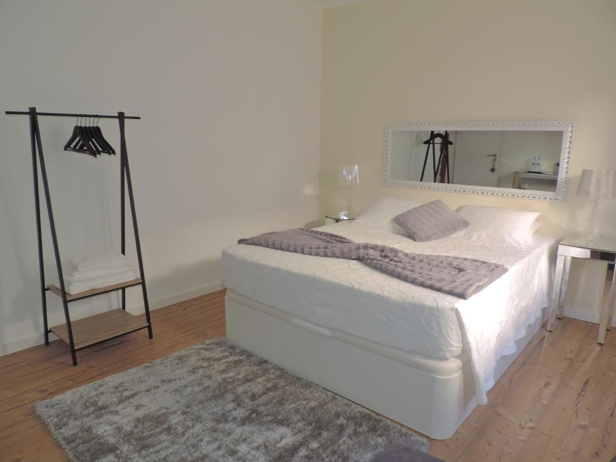 BLISS WHITE HOUSE - Housity
