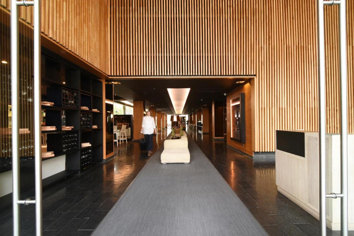 Solace Hotel Santiago - Housity